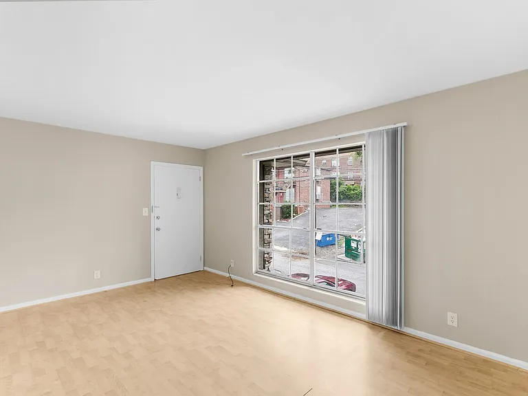 Clairview Apartments — Photo 5