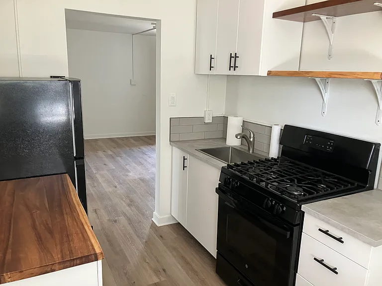1218 8th Ave S #3 — Photo 3