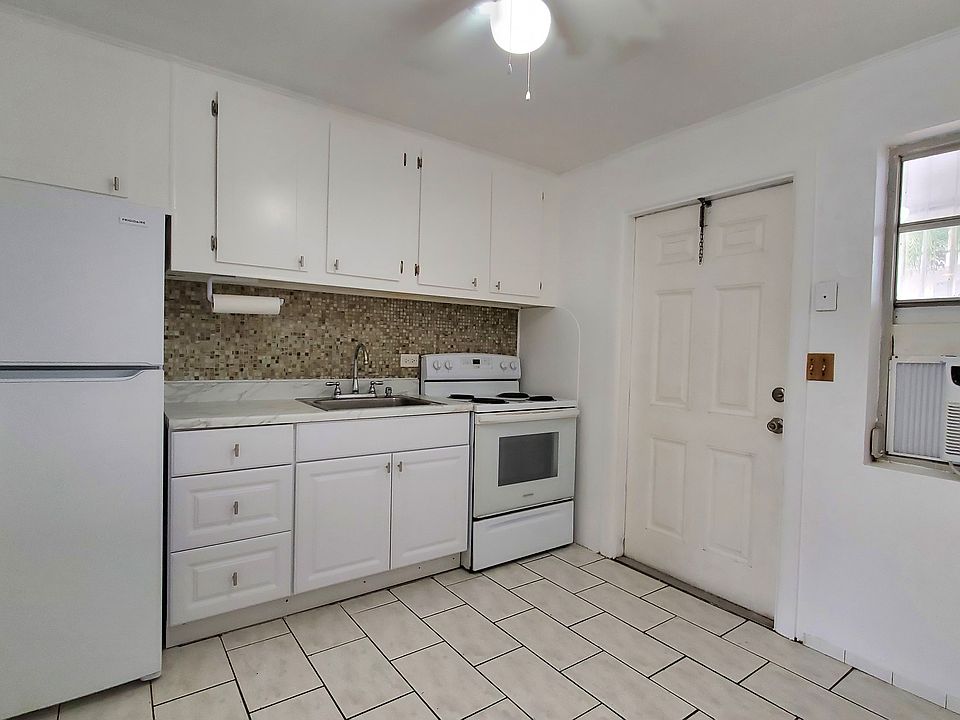 1st image of 701 124th Gulf St