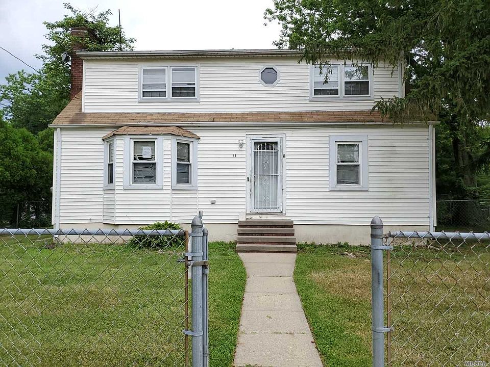 1st image of 18 Bailey Dr
