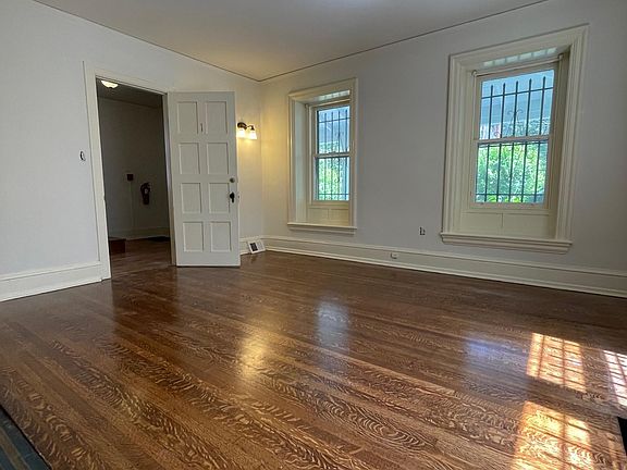 3rd image of 153 W Penn St Floor 1