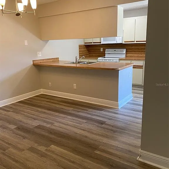 1004 Royal Oak Blvd — Photo 4