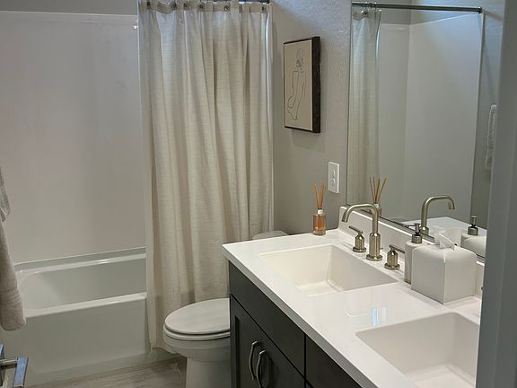 5th image of 21632 N 59th Ter