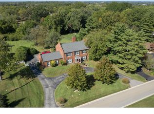 1033 Claymark Dr, Saint Louis, MO 63131