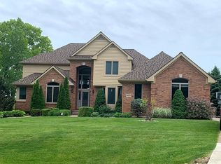 9908 Boulder Ct, Davisburg, MI 48350