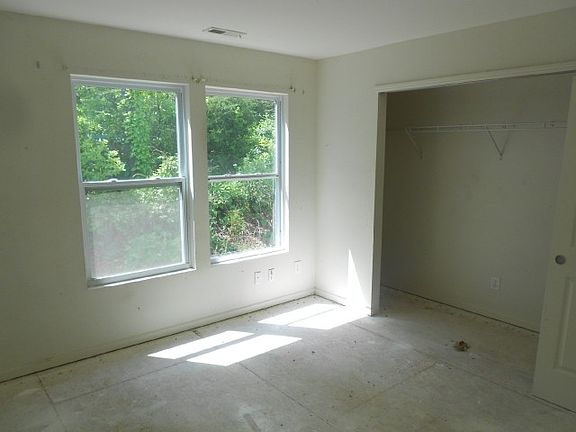 2nd image of 3007 Meadow Knoll Dr
