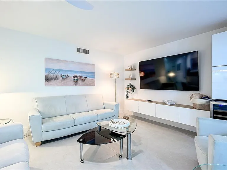 592 Beachwalk Cir #N-202 — Photo 9