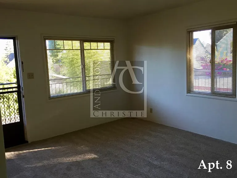 121 Sylvar St — Photo 3