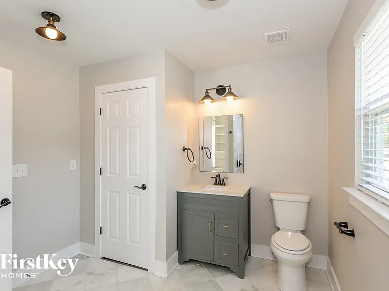 1717 Dallas Ave — Photo 14
