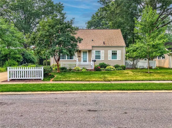 830 Monroe Ave, Cuyahoga Falls, OH 44221