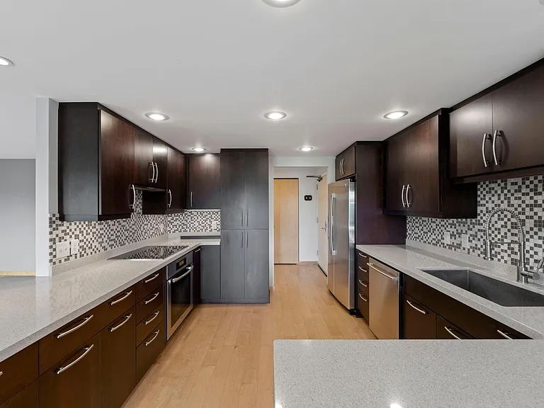 2885 Knox Ave S #502 — Photo 9