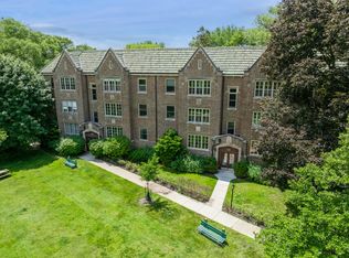 1210 Central St APT 3N, Evanston, IL 60201