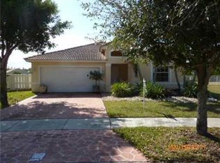 19354 SW 4th St, Pembroke Pines, FL 33029