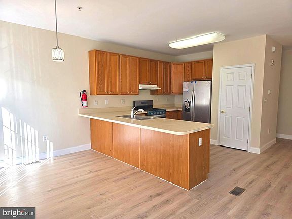 4th image of 317 Harbour Blvd