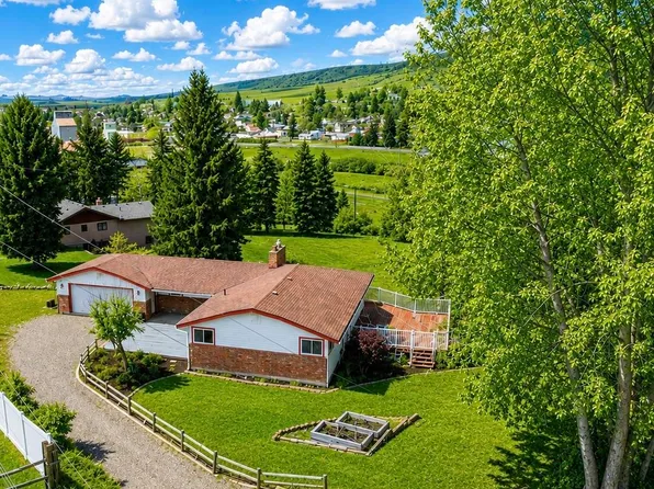 147 N Lindsey St, Tekoa, WA 99033