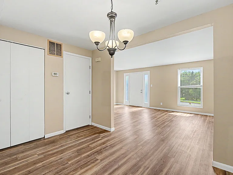 1406 Old Town Ct — Photo 11