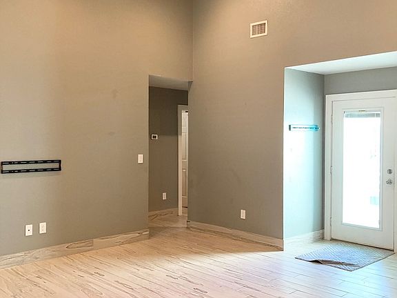 4th image of 126 Sun Harbor St