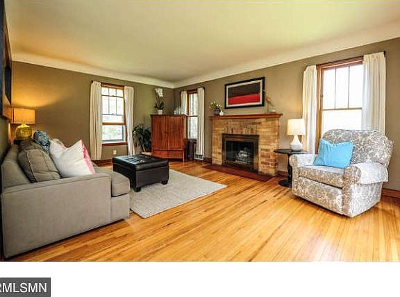 5th image of 2705 W Medicine Lake Dr