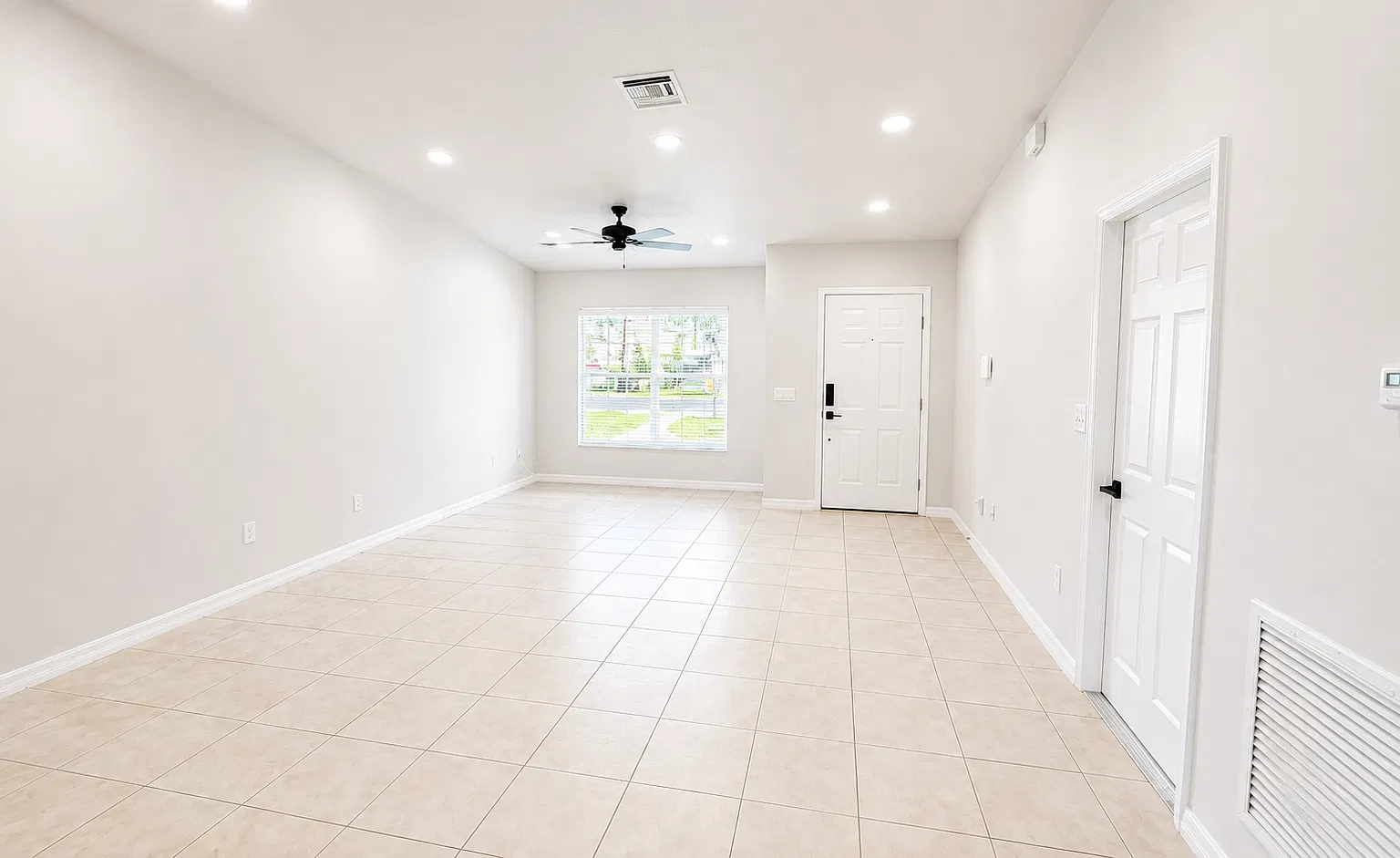 3 bed, 1314 sqft, $2,595 — Photo 4