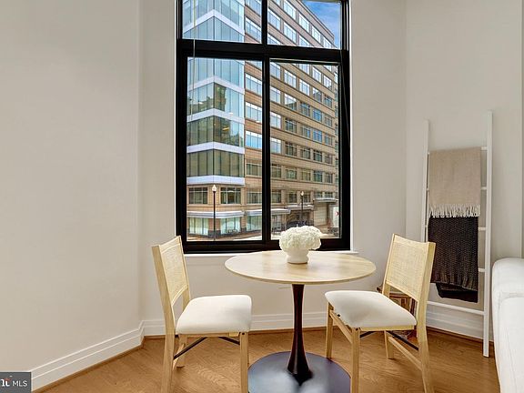 5th image of 1201 N Garfield St APT 206