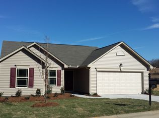 231 Garfield Ln, Simpsonville, SC 29681