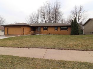 2201 E Tamarac Dr, Sioux Falls, SD 57103