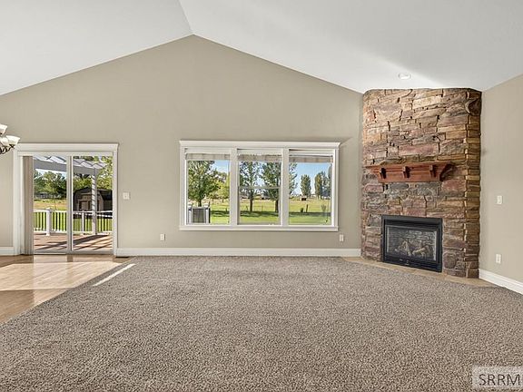 4th image of 1045 Arctic Willow Dr