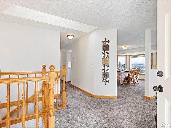 5th image of 5011 Monta Vista Dr E