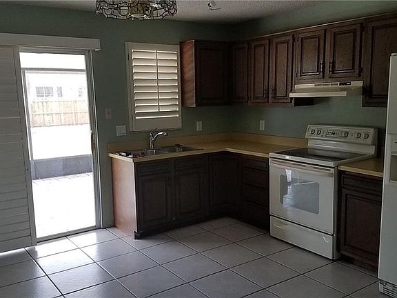 5th image of 26940 Leport St