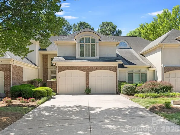8952 Challis Hill Ln, Charlotte, NC 28226
