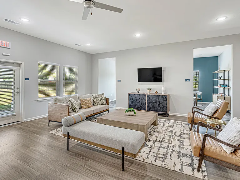 Summerdale Apartments — Photo 13