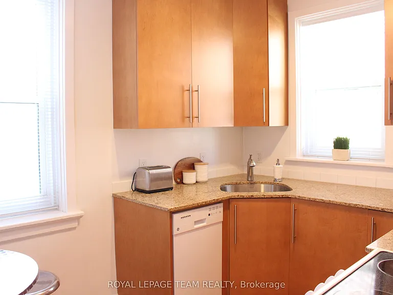 612 Bank St #14 — Photo 15