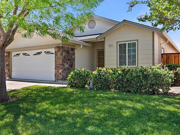 2nd image of 1013 Plumas Ct