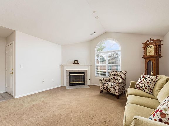 5th image of 206 Chardonnay Ln