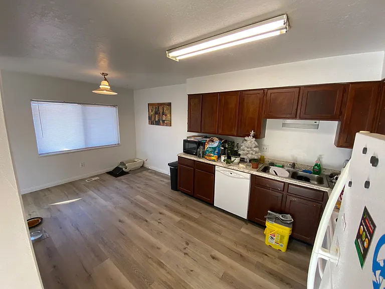 445 E 800 N #2 — Photo 3