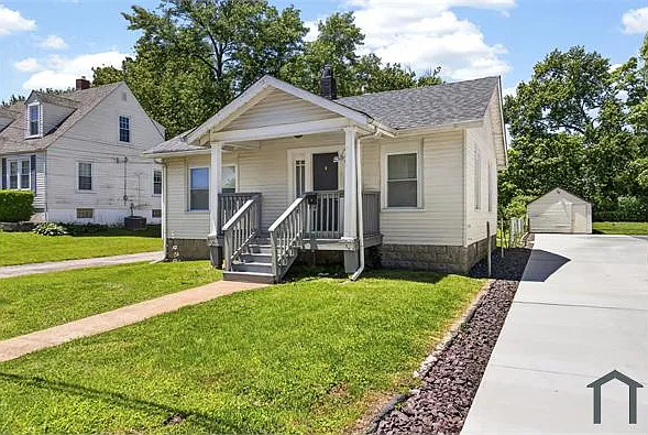 2 bed, $1,295 — Photo 1