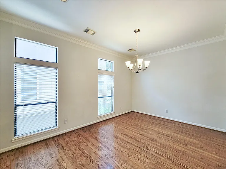 604 Reinerman St — Photo 15