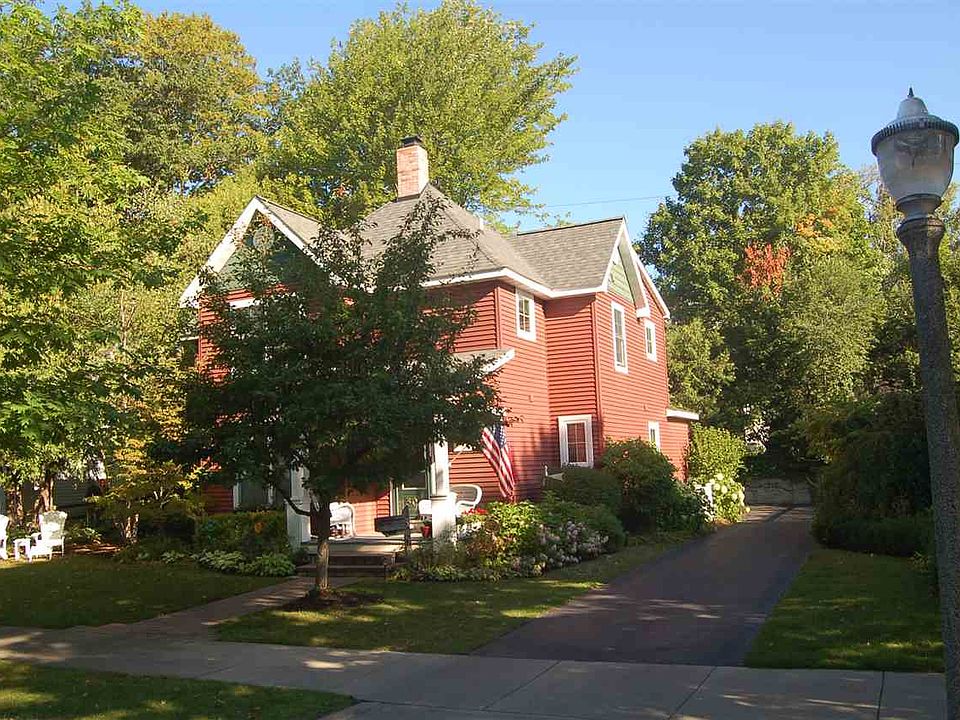 1st image of 307 Antrim St