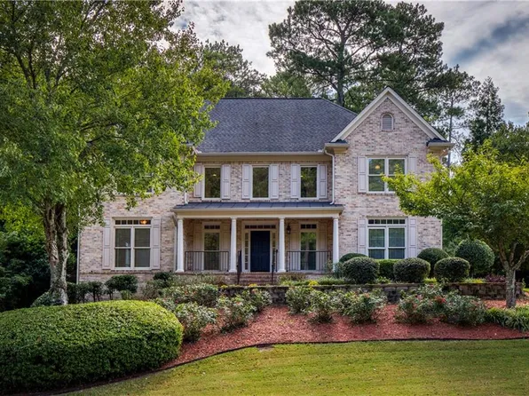 732 Vinings Estates Dr SE, Mableton, GA 30126