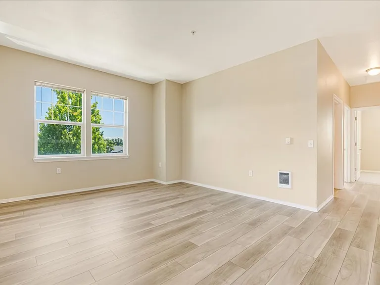 Hawk's Point Apartments — Photo 46