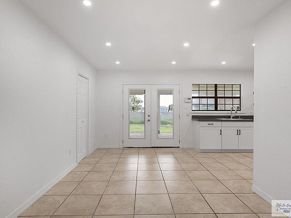 5th image of 715 Hamilton Ct