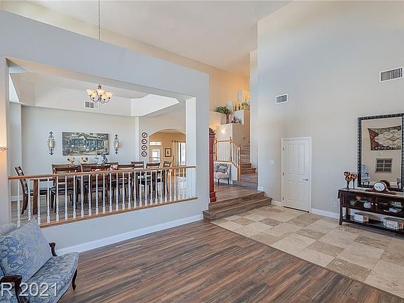 5th image of 520 Sunset Villa Dr