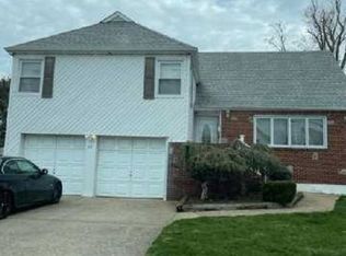 22 Noon Pl, Freeport, NY