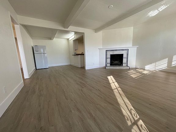 3rd image of 1115 Carlton Ave