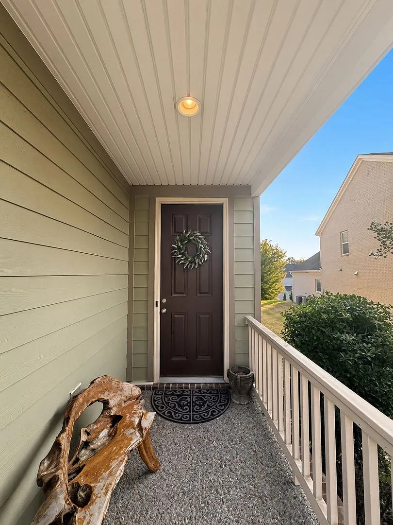 5043 Laughing Brook Lane — Photo 2