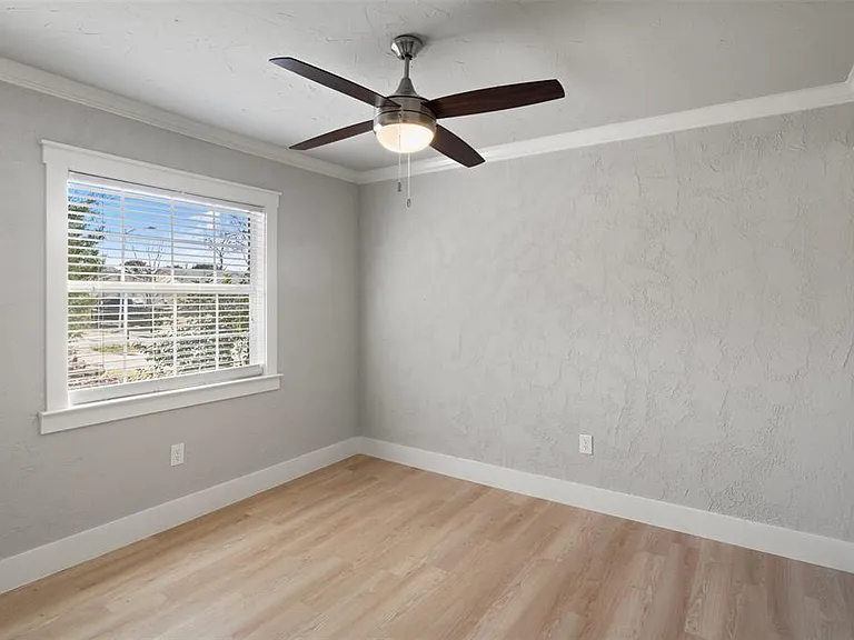 807 Salem Dr — Photo 13