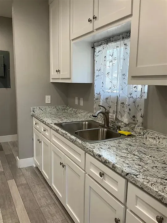 2 bed, 880 sqft, $1,500 — Photo 4