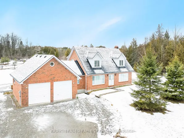 2104 Newton St, Tay, ON L0K 2A0