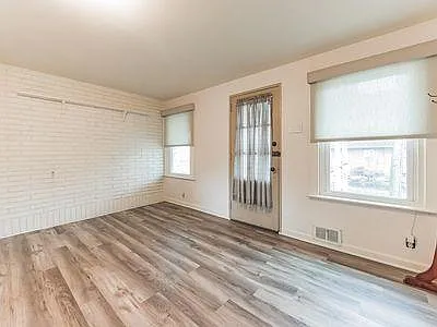209 W High St — Photo 5