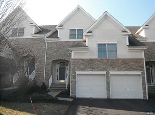 560 Quaker Ridge Ter, Easton, PA 18042
